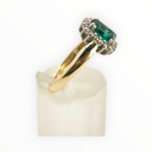 Load image into Gallery viewer, 0629: Vintage 18ct Gold Emerald 18 Natural Sparkling Diamonds Art Deco Style Ring
