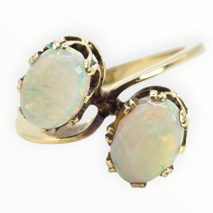 2573: Vintage 14ct Gold Cabochon White Opals Bypass Ring