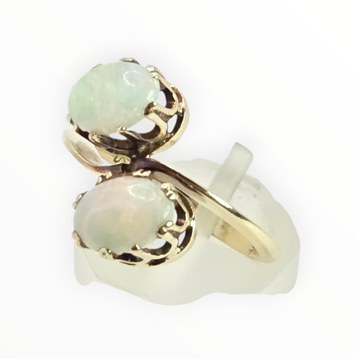 2573: Vintage 14ct Gold Cabochon White Opals Bypass Ring