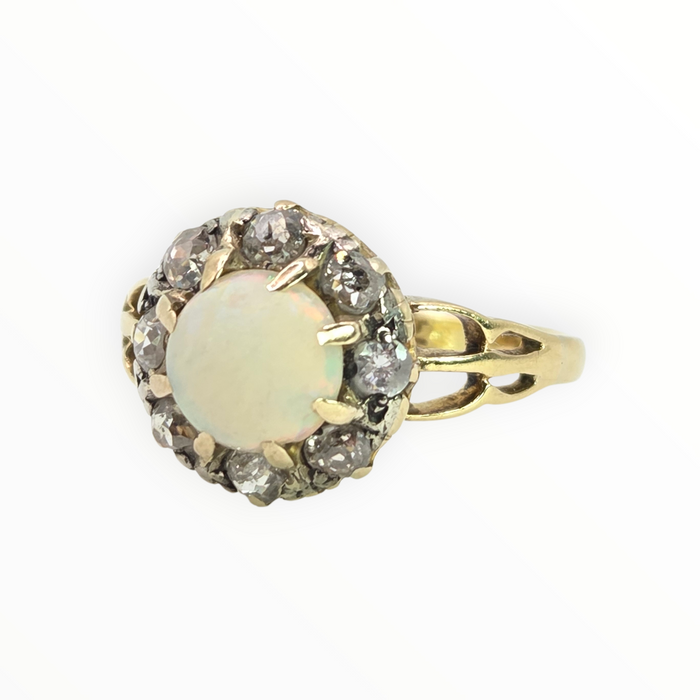 2777: 18ct Gold White Opal Diamonds Flower Head Ring