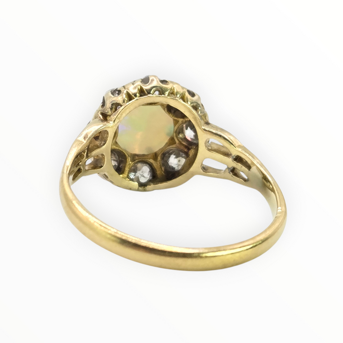 2777: 18ct Gold White Opal Diamonds Flower Head Ring