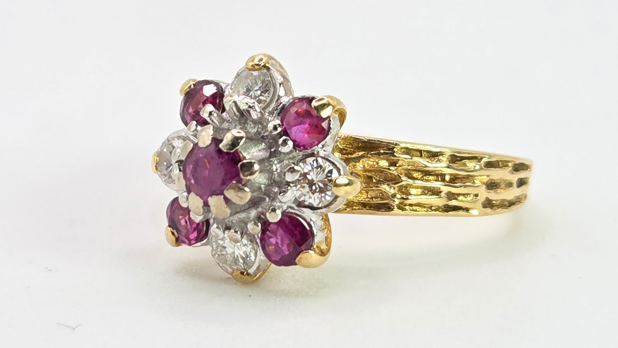 2715 Vintage 18ct Gold Rubies Diamonds Geometric Set Ring