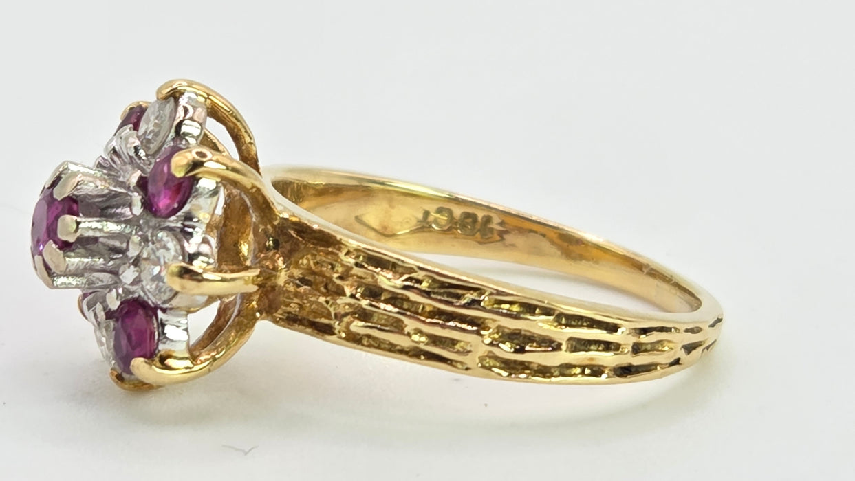 2715 Vintage 18ct Gold Rubies Diamonds Geometric Set Ring