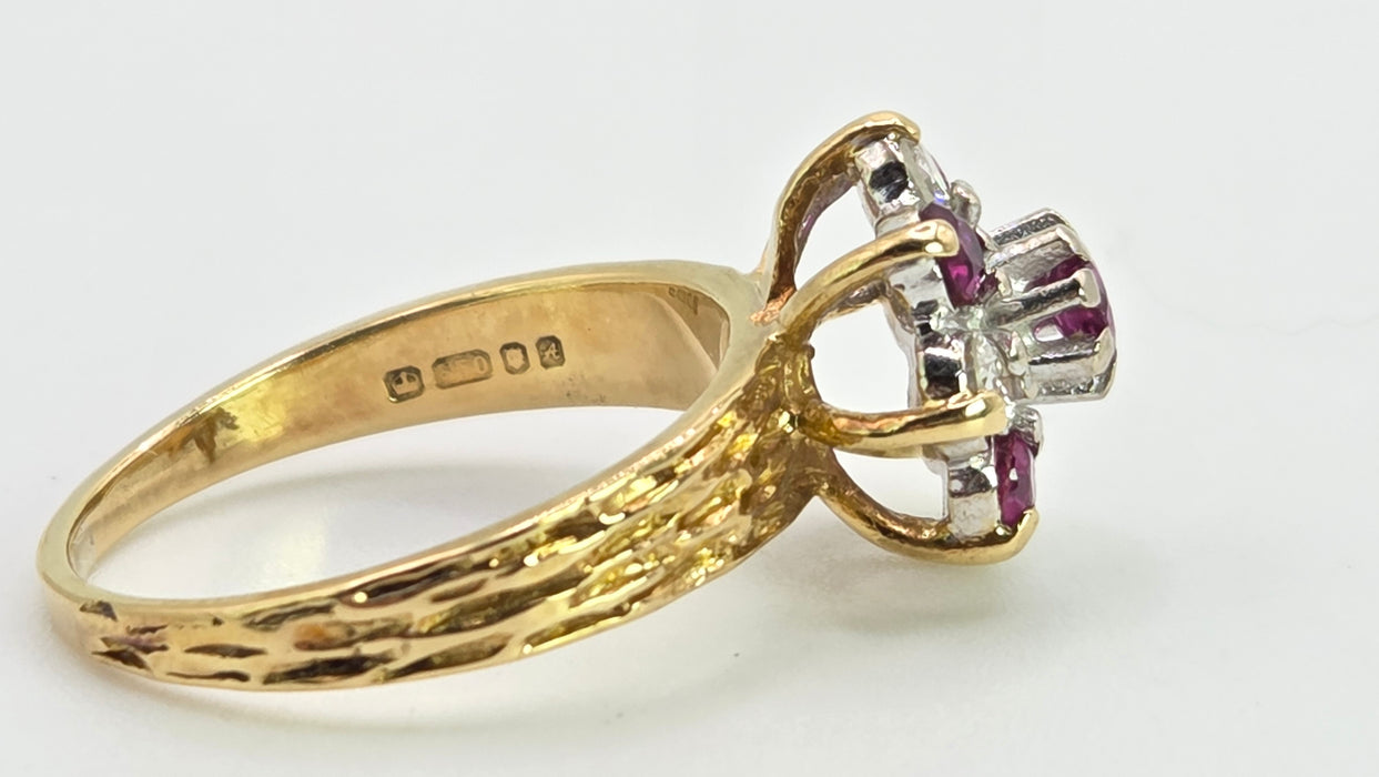 2715 Vintage 18ct Gold Rubies Diamonds Geometric Set Ring