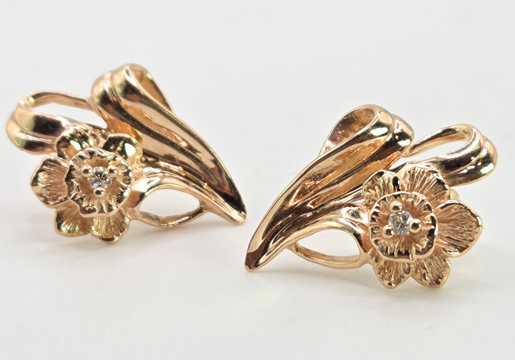 2758:  Vintage 14ct Gold Round Full Cut Diamonds Floral Stud Earrings
