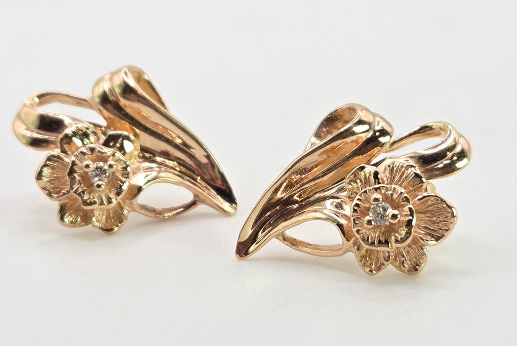 2758:  Vintage 14ct Gold Round Full Cut Diamonds Floral Stud Earrings