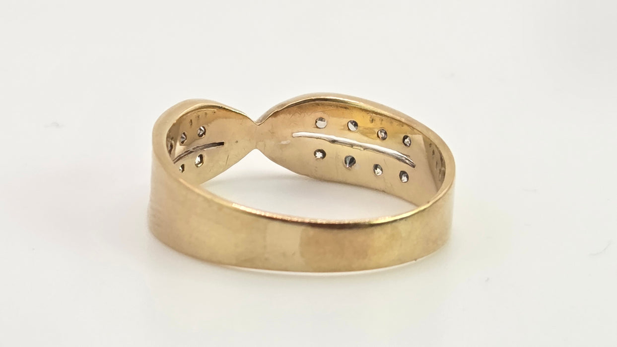 Vintage: 9ct Yellow Gold Natural Diamond Crossover Dress Ring