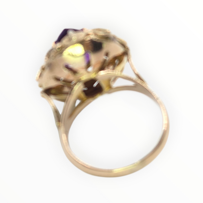 2753: Vintage 14ct Gold Cabochon Amethyst Leaf Design Statement Ring