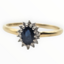 Load image into Gallery viewer, 2762: Vintage 18ct Gold Blue Sapphire 16 Natural Diamonds Daisy Cluster Ring

