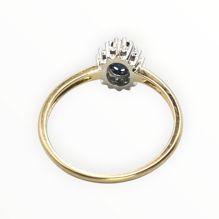 2762: Vintage 18ct Gold Blue Sapphire 16 Natural Diamonds Daisy Cluster Ring