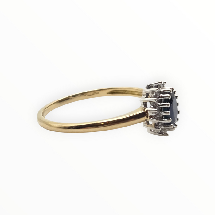 2762: Vintage 18ct Gold Blue Sapphire 16 Natural Diamonds Daisy Cluster Ring