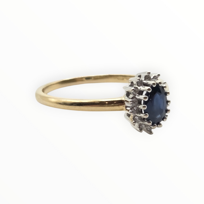 2762: Vintage 18ct Gold Blue Sapphire 16 Natural Diamonds Daisy Cluster Ring