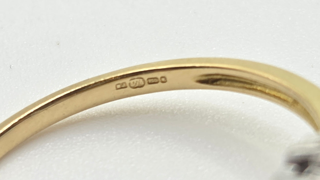 2762: Vintage 18ct Gold Blue Sapphire 16 Natural Diamonds Daisy Cluster Ring