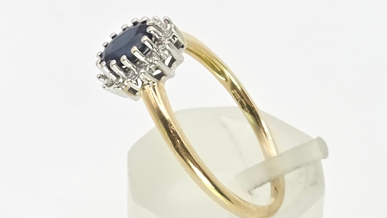 2762: Vintage 18ct Gold Blue Sapphire 16 Natural Diamonds Daisy Cluster Ring