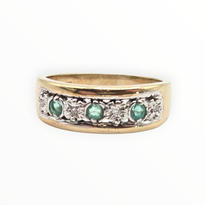 2769: Vintage 9ct Gold Emeralds Natural Diamonds Ring