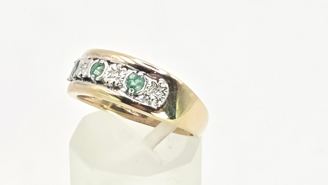 2769: Vintage 9ct Gold Emeralds Natural Diamonds Ring