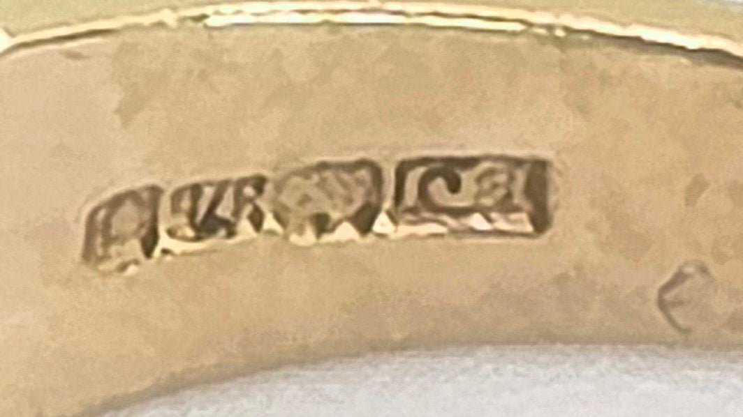 2769: Vintage 9ct Gold Emeralds Natural Diamonds Ring