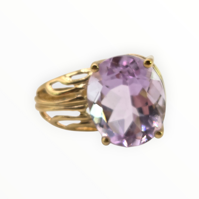 0890 Vintage: 9ct Yellow Gold Oval Lilac Amethyst Pendant