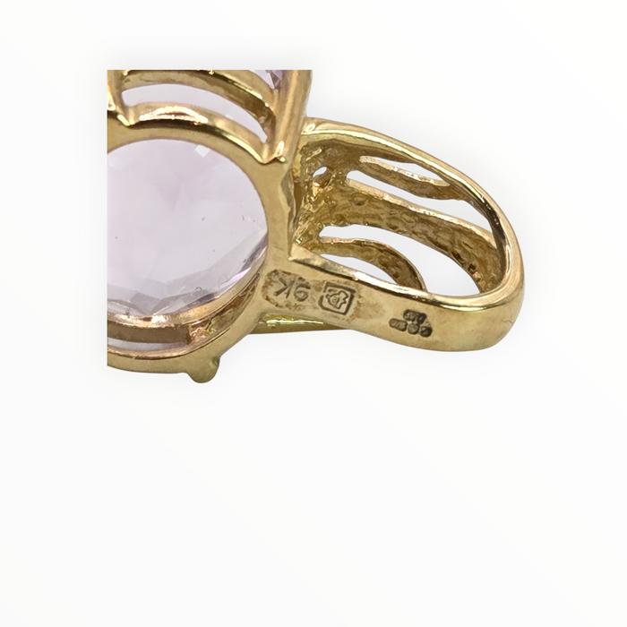 0890 Vintage: 9ct Yellow Gold Oval Lilac Amethyst Pendant