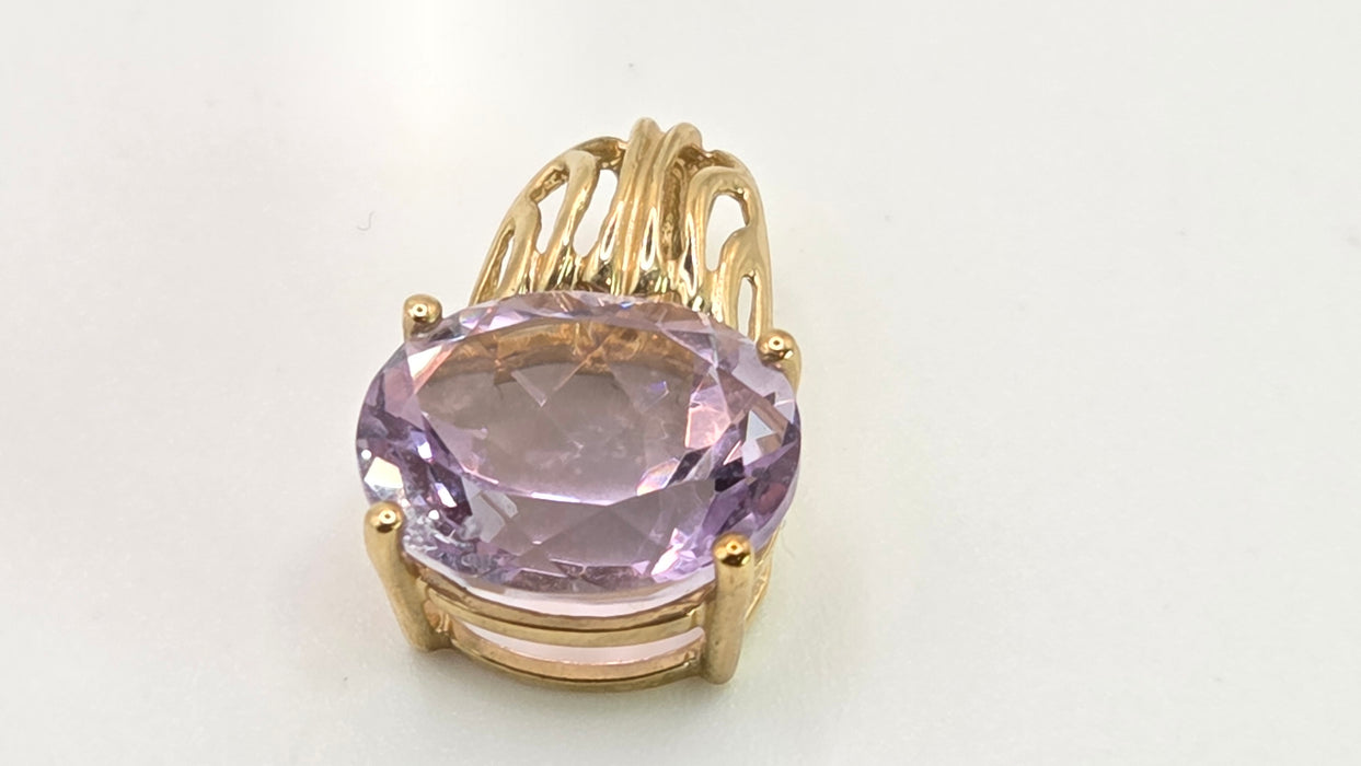 0890 Vintage: 9ct Yellow Gold Oval Lilac Amethyst Pendant