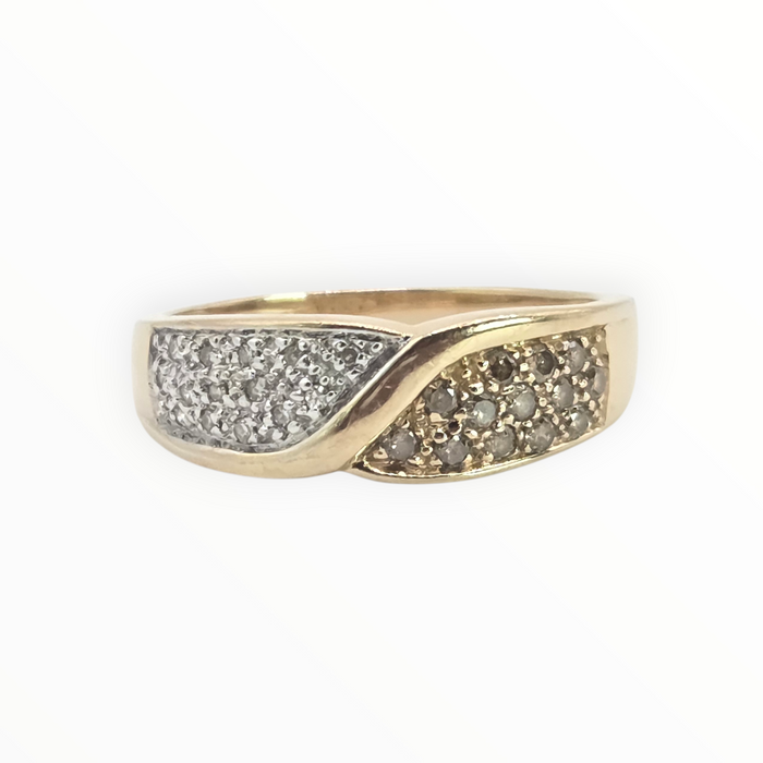 2834: Vintage 9ct Gold Sparking Natural Diamonds Dress Ring