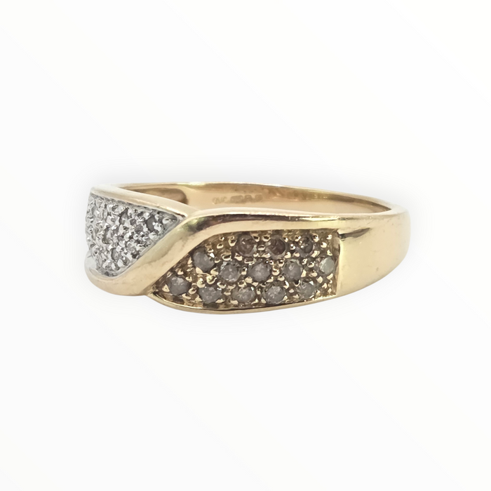2834: Vintage 9ct Gold Sparking Natural Diamonds Dress Ring