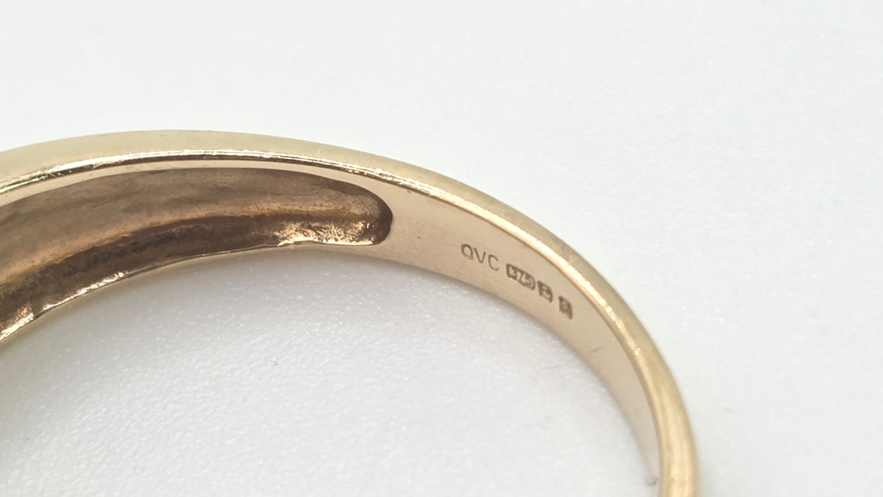 2834: Vintage 9ct Gold Sparking Natural Diamonds Dress Ring
