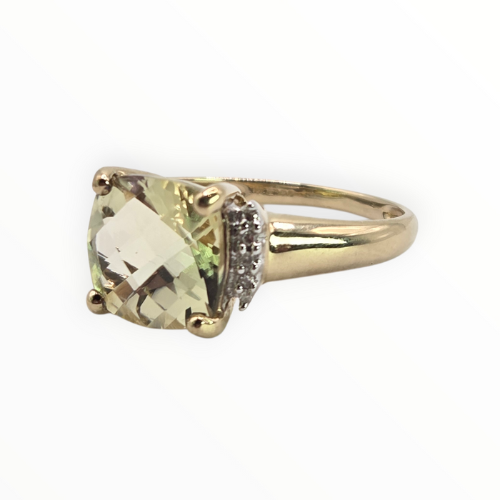 2933: Vintage 9ct Gold Mint Green Citrine 10 Diamonds Dress Ring