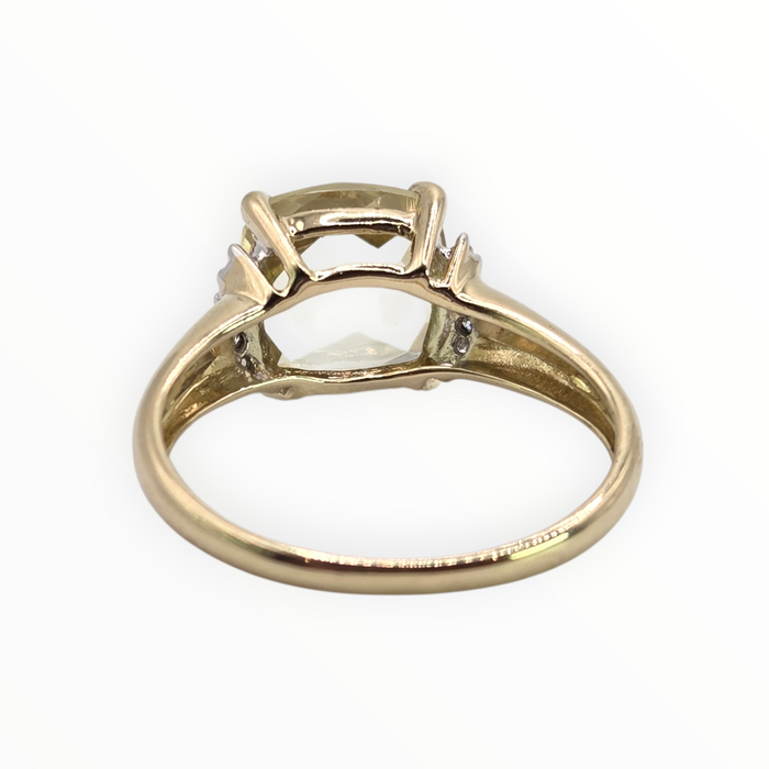 2933: Vintage 9ct Gold Mint Green Citrine 10 Diamonds Dress Ring