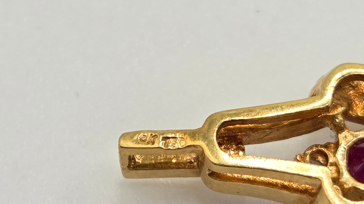 2935 Vintage 18ct Gold Ruby Sparkling Natural Diamonds Pendant