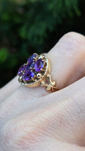 Load image into Gallery viewer, 2960- Vintage 9ct Gold Purple Amethysts Cluster Ring-
