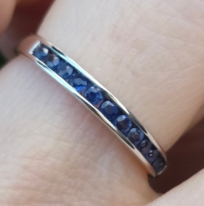 2706: Vintage 18ct White Gold Blue Sapphires Half-Eternity Stacker Ring