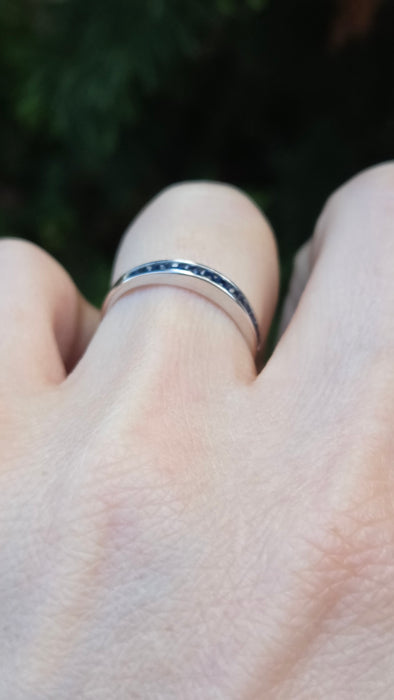 2706: Vintage 18ct White Gold Blue Sapphires Half-Eternity Stacker Ring