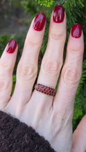 Load image into Gallery viewer, 0726: Vintage: 9ct Gold 20 Garnets Tiered Dress Ring
