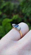 Load image into Gallery viewer, 6485:Vintage: 18ct Gold Platinum Cornflower Blue Sapphire Diamonds (0.34ct) 3-Stone
