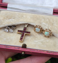 Load image into Gallery viewer, 2812: Vintage 9ct Gold Garnets Cross Pendant
