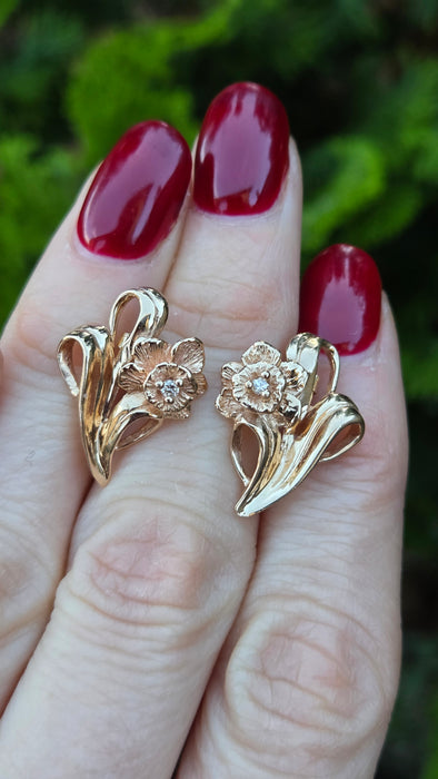 2758:  Vintage 14ct Gold Round Full Cut Diamonds Floral Stud Earrings