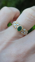 Load image into Gallery viewer, 0627: Vintage 18ct Gold Emerald &amp; 18 Natural Sparkling Diamonds Ring

