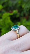Load image into Gallery viewer, 0629: Vintage 18ct Gold Emerald 18 Natural Sparkling Diamonds Art Deco Style Ring

