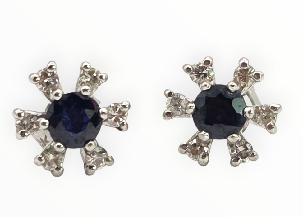 2637: Vintage 18ct White Gold Sapphire Diamonds Flower Head Stud Earrings