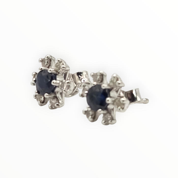 2637: Vintage 18ct White Gold Sapphire Diamonds Flower Head Stud Earrings