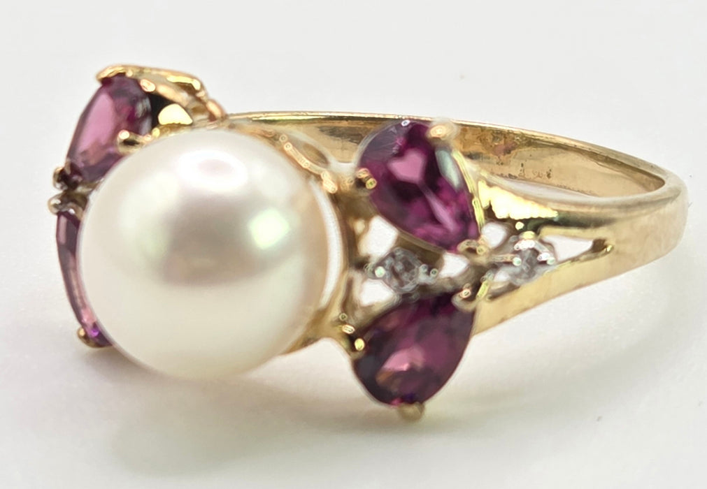 2640: Vintage 9ct Gold Pearl, Almandine, Garnets Diamonds Dress Ring