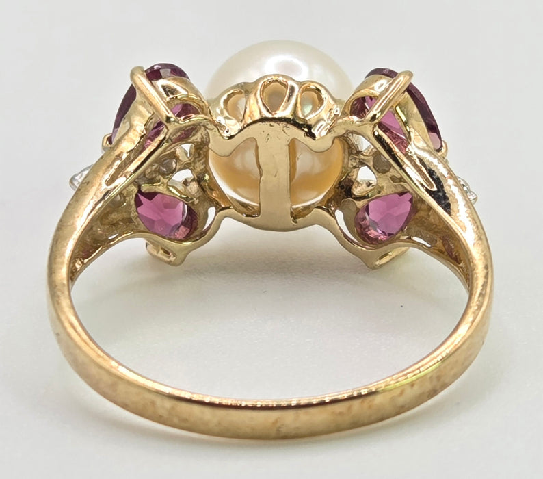 2640: Vintage 9ct Gold Pearl, Almandine, Garnets Diamonds Dress Ring