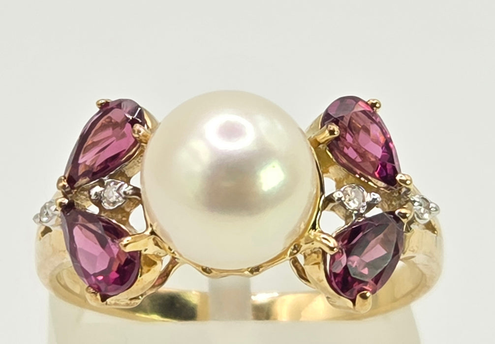 2640: Vintage 9ct Gold Pearl, Almandine, Garnets Diamonds Dress Ring