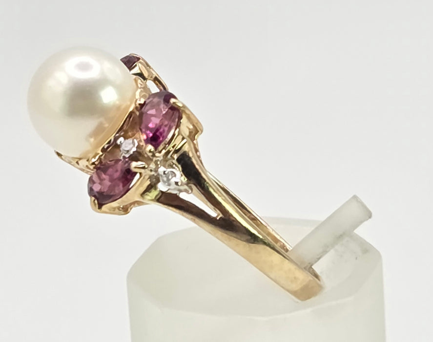 2640: Vintage 9ct Gold Pearl, Almandine, Garnets Diamonds Dress Ring