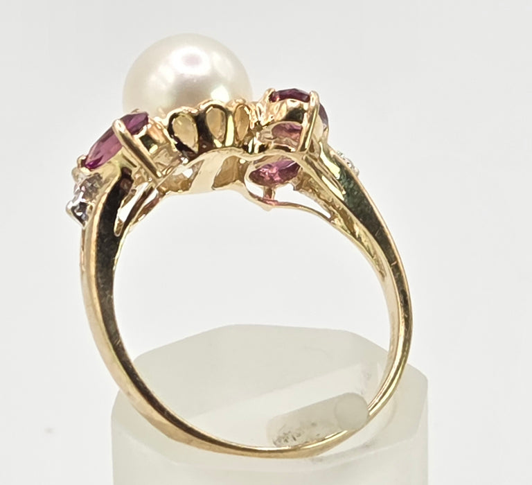 2640: Vintage 9ct Gold Pearl, Almandine, Garnets Diamonds Dress Ring