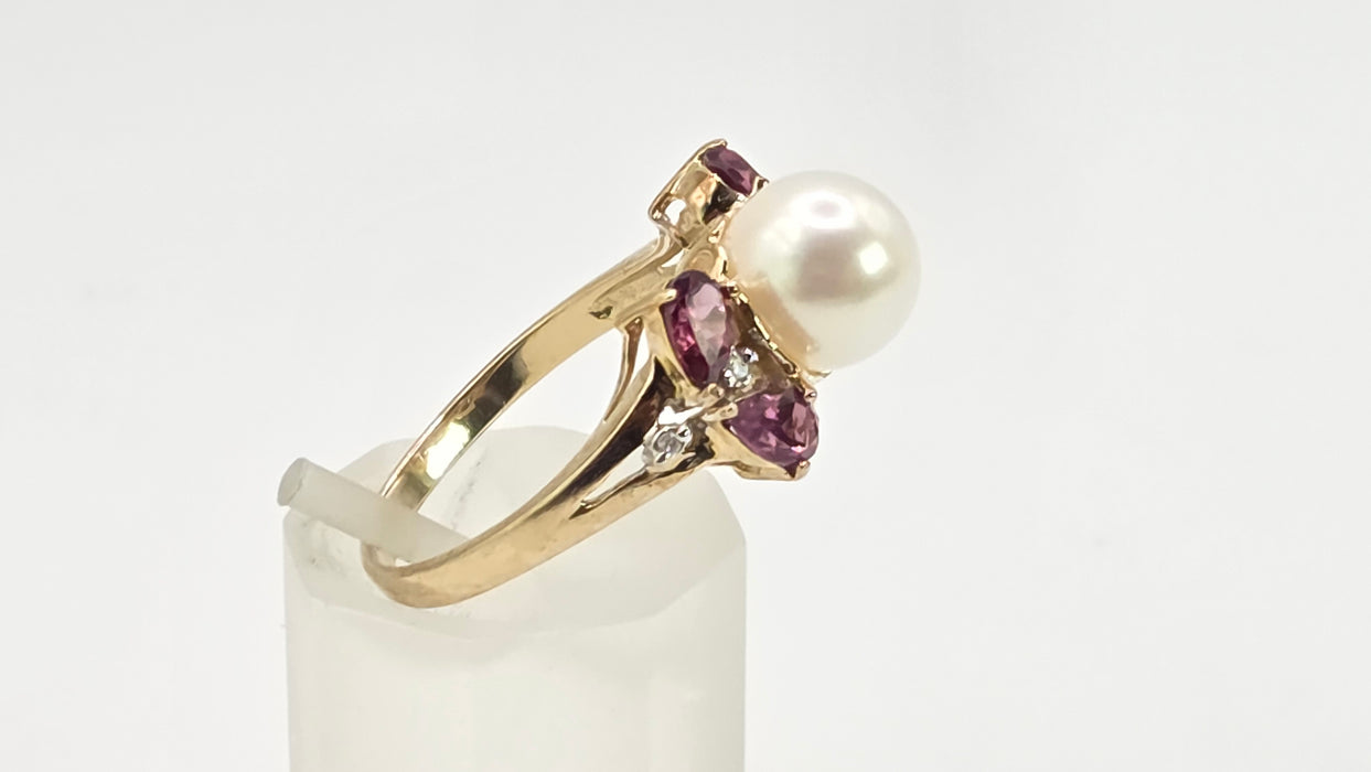 2640: Vintage 9ct Gold Pearl, Almandine, Garnets Diamonds Dress Ring