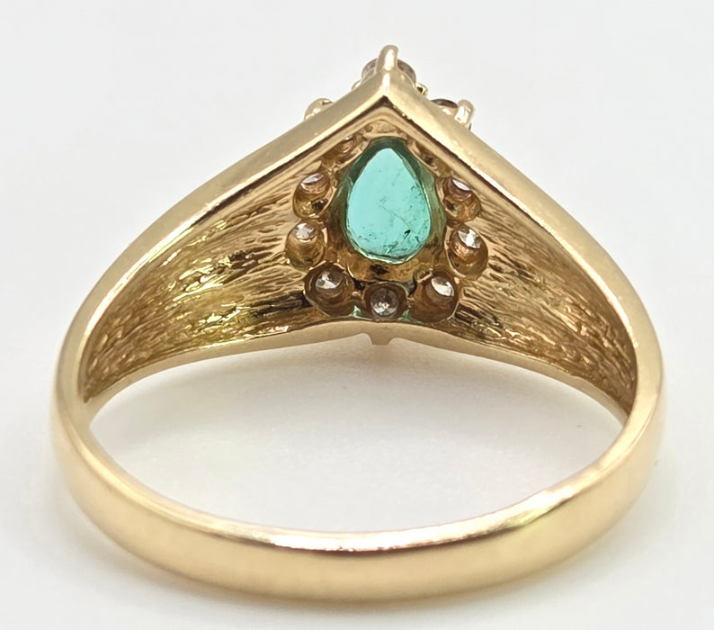 2644- Vintage 14ct Gold Emerald 10 Diamonds Dress Ring