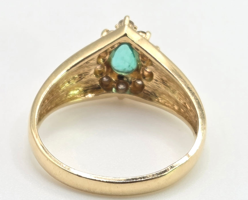 2644- Vintage 14ct Gold Emerald 10 Diamonds Dress Ring