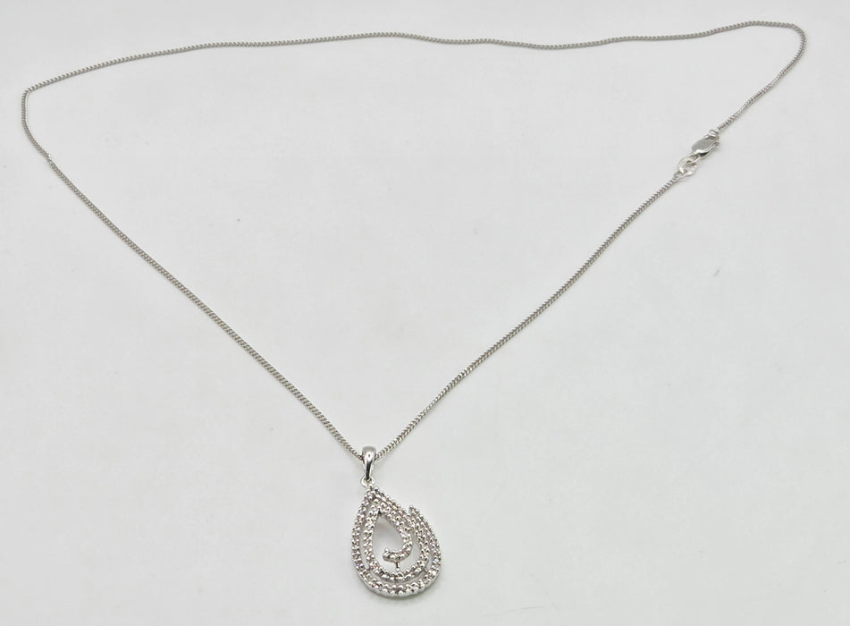 2650: Vintage 9ct White Gold Necklace (44cm) Multi-Diamonds Pendant